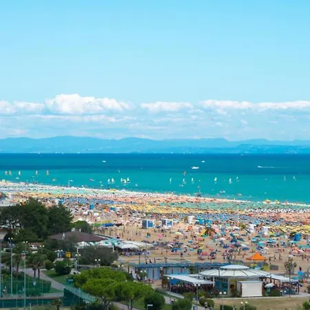 Charming With Fenced Garden Apartment Bibione